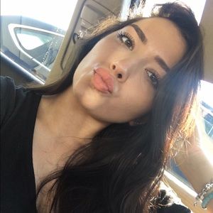 Meet your Posher, Narina