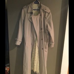 PLEASE READ REGARDiNG SIZEMust go💨. Just lowered