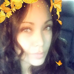 Meet your Posher, Claudia