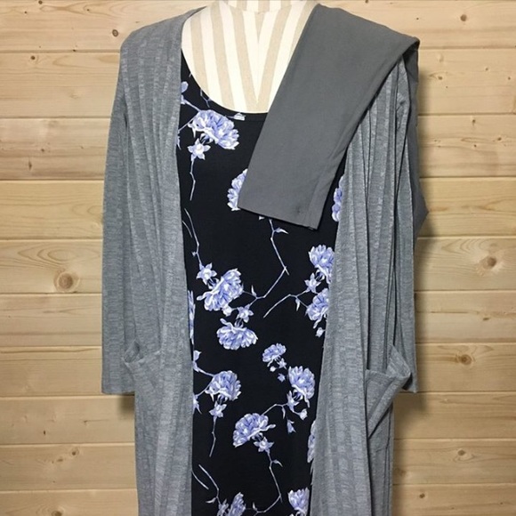 Fabulous Sarah sweater by LuLaRoe! - Picture 3 of 4