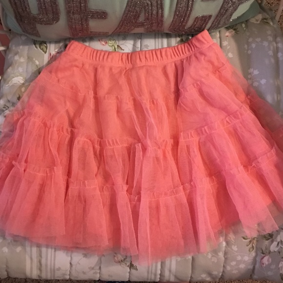 Tulle skirt fun for Spring gatherings - Picture 3 of 4