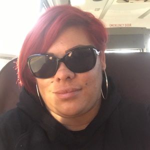 Meet your Posher, Sheika