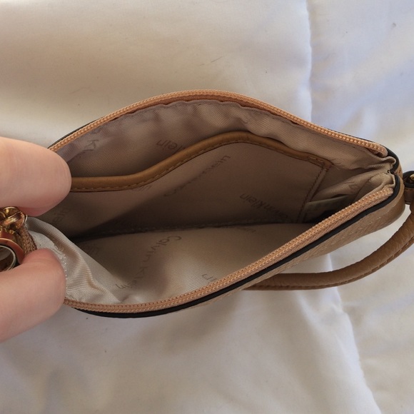 Wristlet - Picture 3 of 3