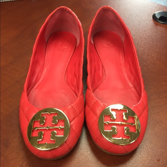 SOLD-Women's flats - Picture 2 of 4