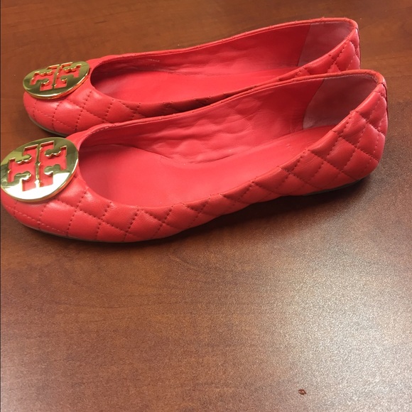 SOLD-Women's flats - Picture 3 of 4