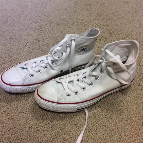 Women's size 10, men's size 8 converse