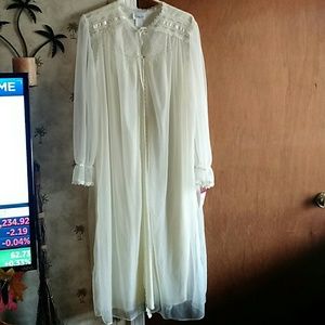 Matching gown & robe