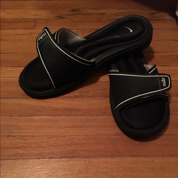 Nike slides