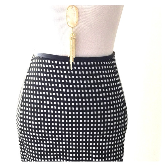 Brand new black and white Express pencil skirt
