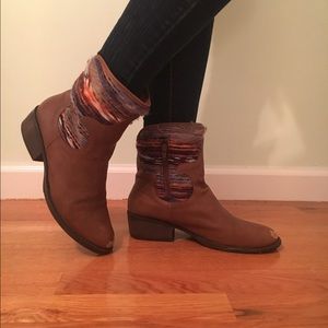 Brown Aztec boots