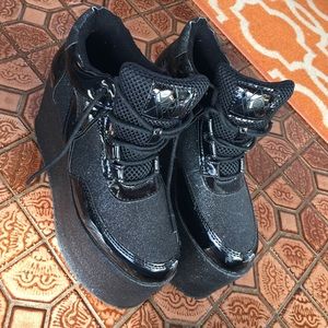 Qozmo Black glitter YRU