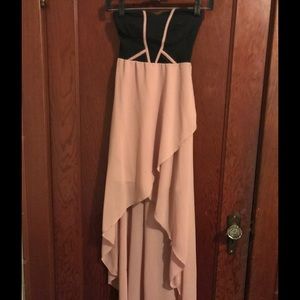 <3 MY FAV HIGH LOW DRESS IVE EVER OWNED