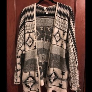 Tribal pattern thick flow-y cardigan!
