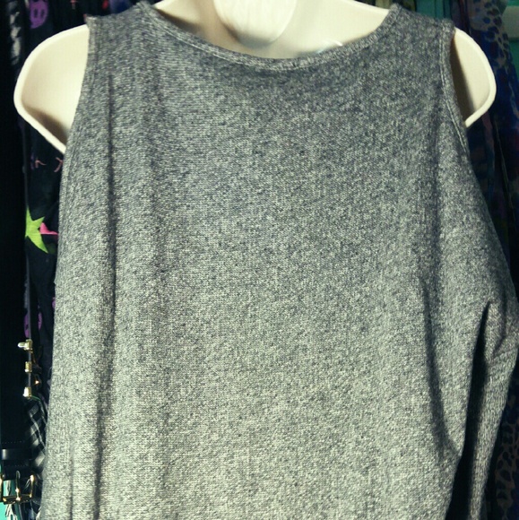 Small Open Shoulder Cross Lace Sweater - Picture 2 of 4