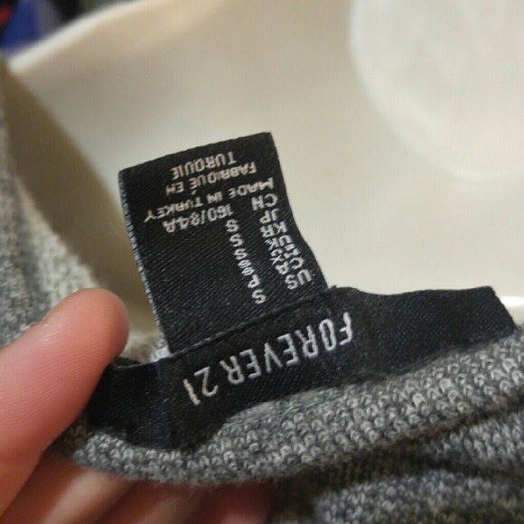 Small Open Shoulder Cross Lace Sweater - Picture 4 of 4