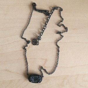 Kendra Scott necklace