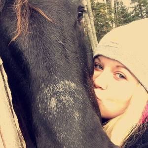 Meet your Posher, Abbi