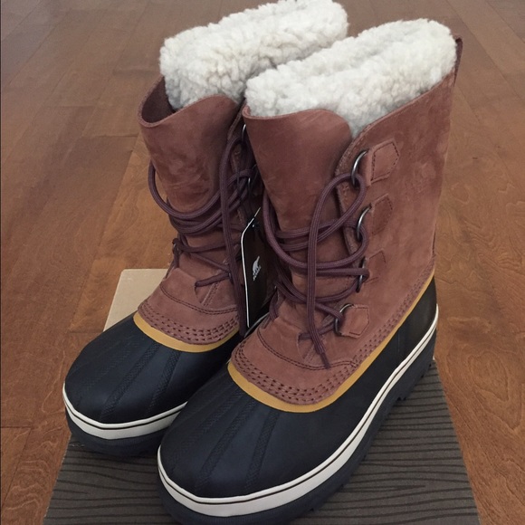 NWT Sorel Women's Caribou Boots - 9.5