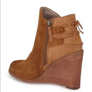 Hinge Tracer Wedge Booties