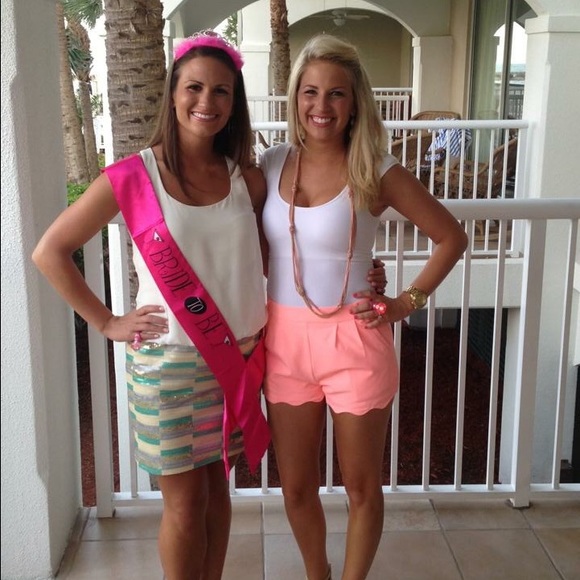 Neon pink scalloped BCBGeneration shorts