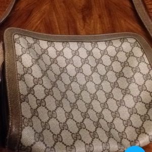 Vintage brown Gucci logo bag