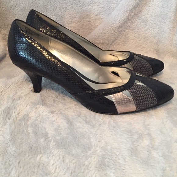 Nine West heels - Picture 2 of 3