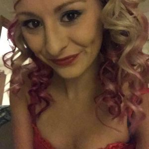 Meet your Posher, Alexis