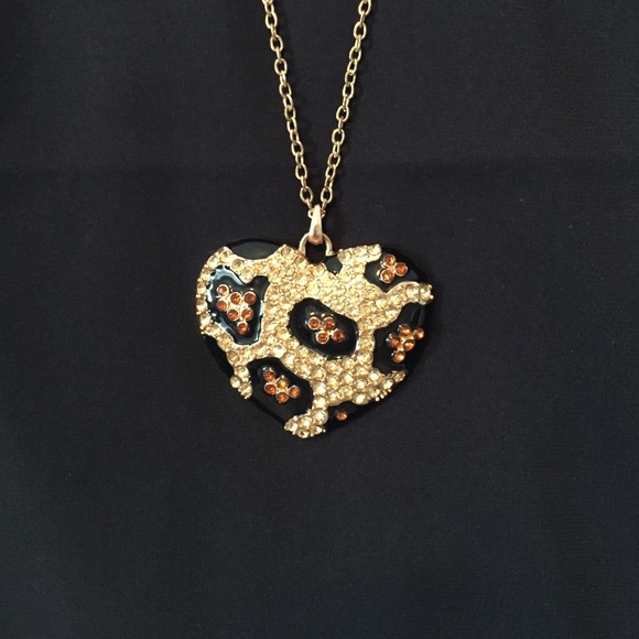 Leopard Print heart necklace - Picture 2 of 2