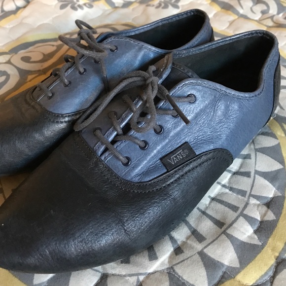Vans Oxford Navy and Black Saddle Shoe