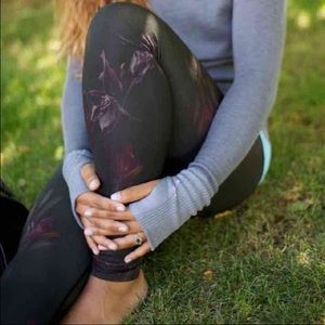 Lululemon midnight iris wunder under