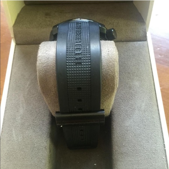 🎉HOST PICK🎉 Men's Burberry Watch - Picture 4 of 4