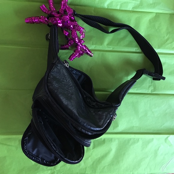 Black fanny pack!