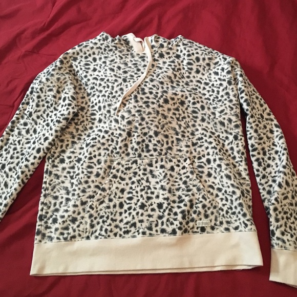 🎉🎉BUNDLE SALE🎉🎉Animal print hoodie