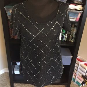 NWT Lularoe classic tee. Size XS