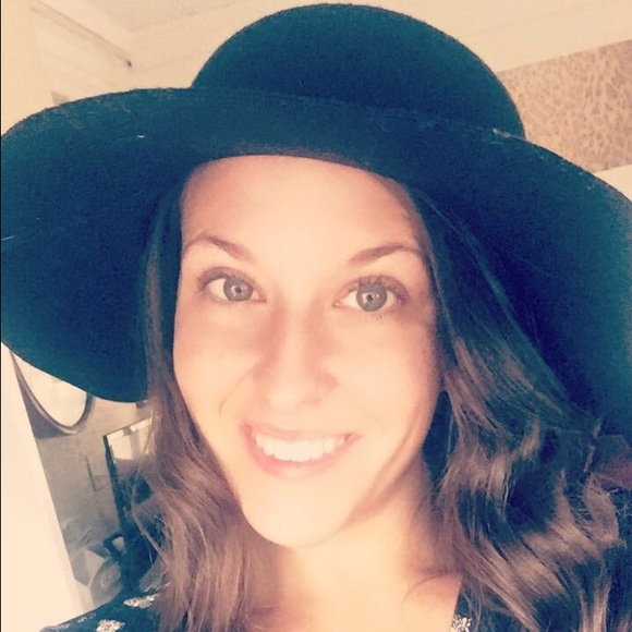 Meet your Posher, Brooke