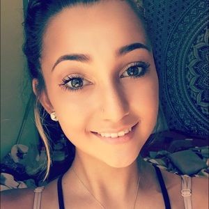 Meet your Posher, Melissa