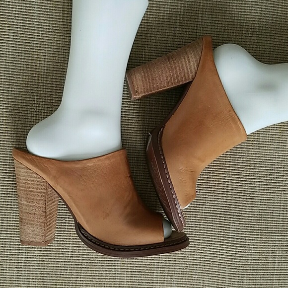 Chinese Laundry Good Life Cognac peep toe mules