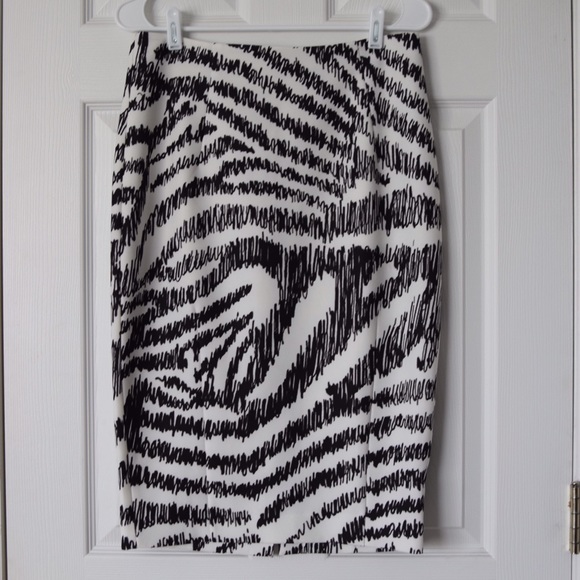 Patterned Pencil Skirt