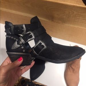 Dolce Vita black buckle booties
