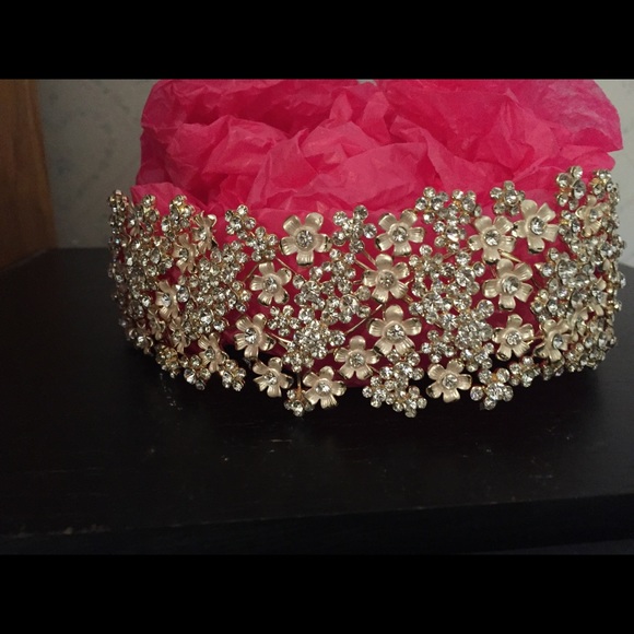 Gorgeous crystal headband