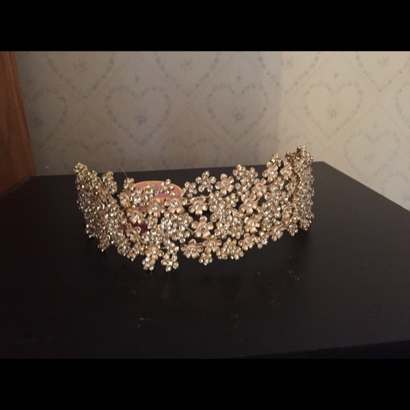 Gorgeous crystal headband