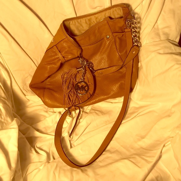 Michael Kors shoulder tan/light brown bag.