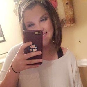 Meet your Posher, Hollee