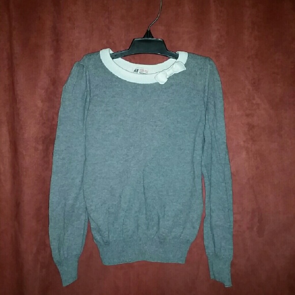 H&M Girls Sweater w/Neck Detail