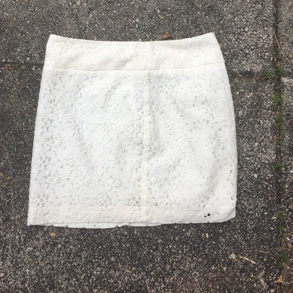 ❤️White lace skirt - Picture 2 of 3