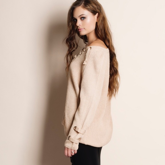 NBF ❤️ Lace Up Chunky Sweater Top - Picture 3 of 4