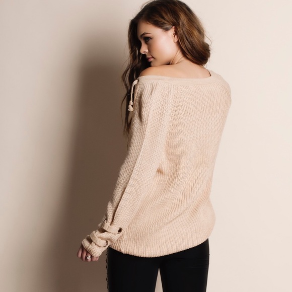 NBF ❤️ Lace Up Chunky Sweater Top - Picture 4 of 4