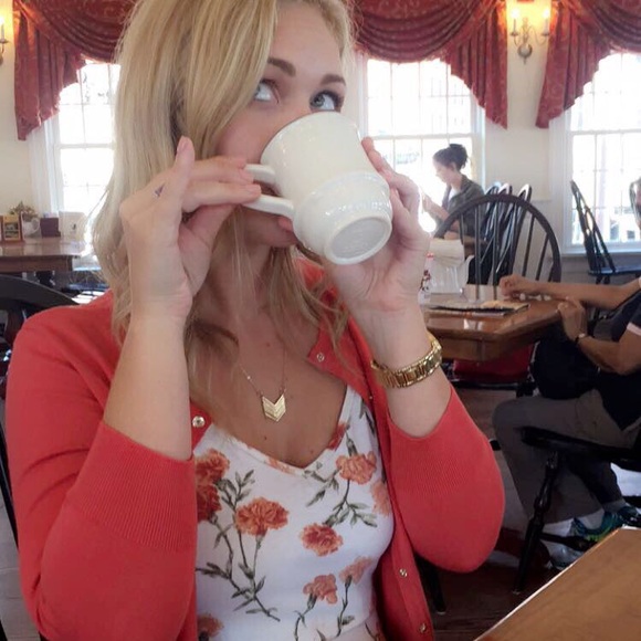 Meet your Posher, Mallory - Picture 2 of 2