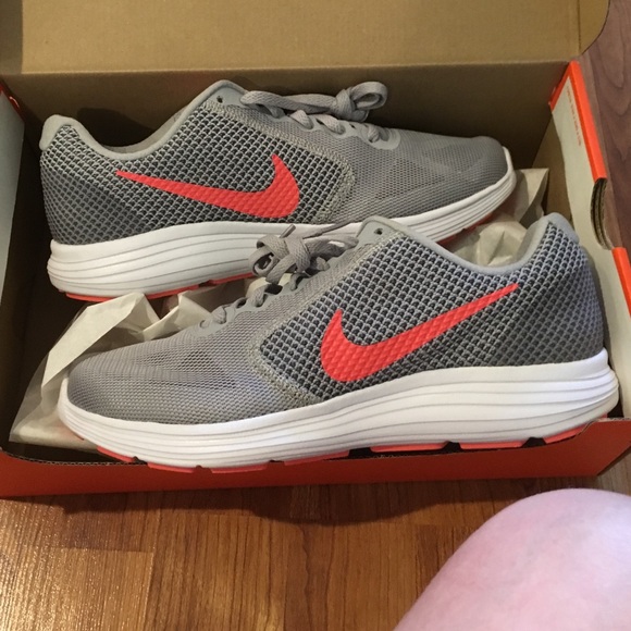 Nike Shoes - ⭐ nike make an offer