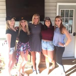 Meet your Posher, Ariana